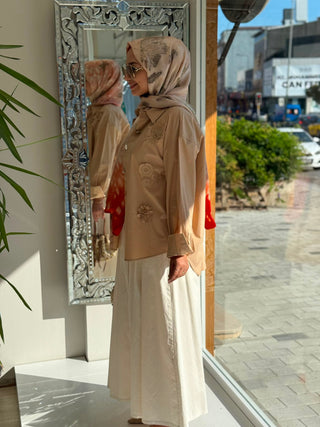 Çiçek Detaylı Gömlek Camel